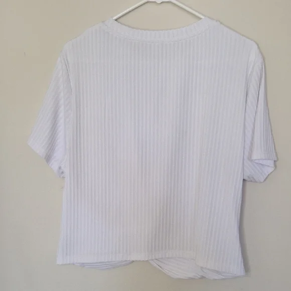 White Twist-Front Short Sleeve Women’s Top - Picture 2 of 4